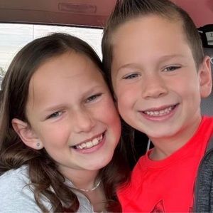 Meet your Posher, Lois